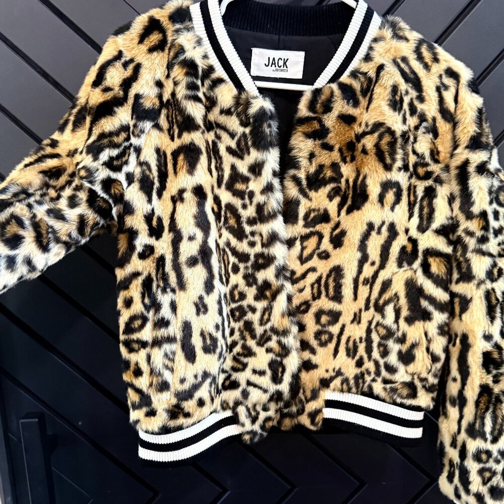 Clever Girl Leopard Print Faux Fur Bomber Jacket believe this is small or XS